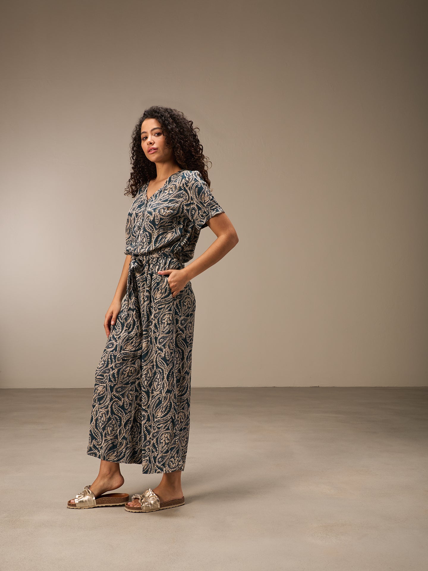 Tuta jumpsuit con scollo a V