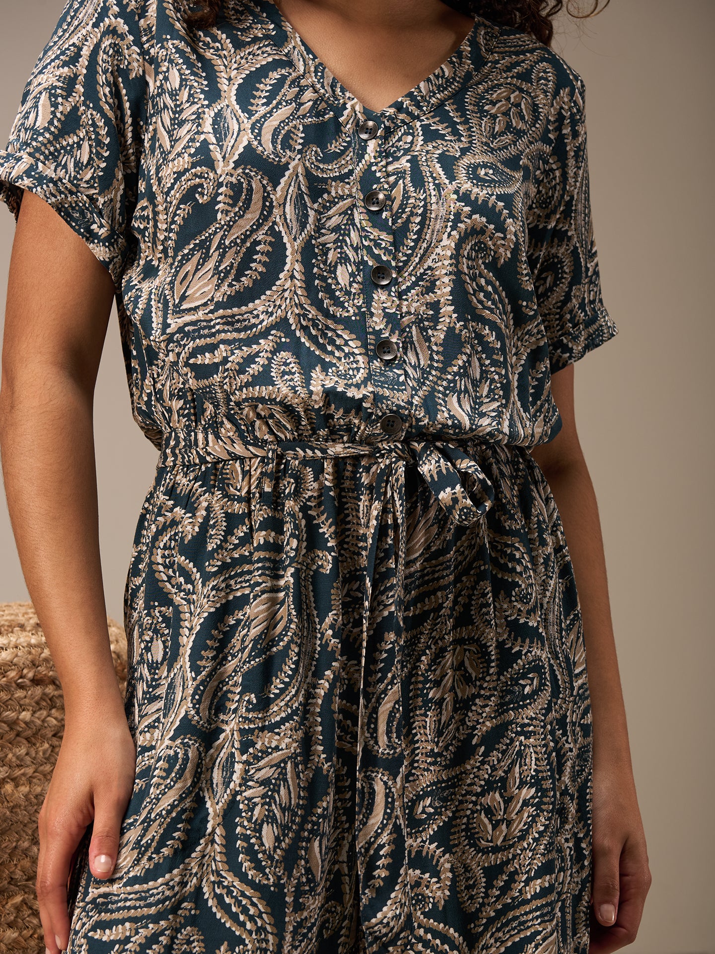 Tuta jumpsuit con scollo a V