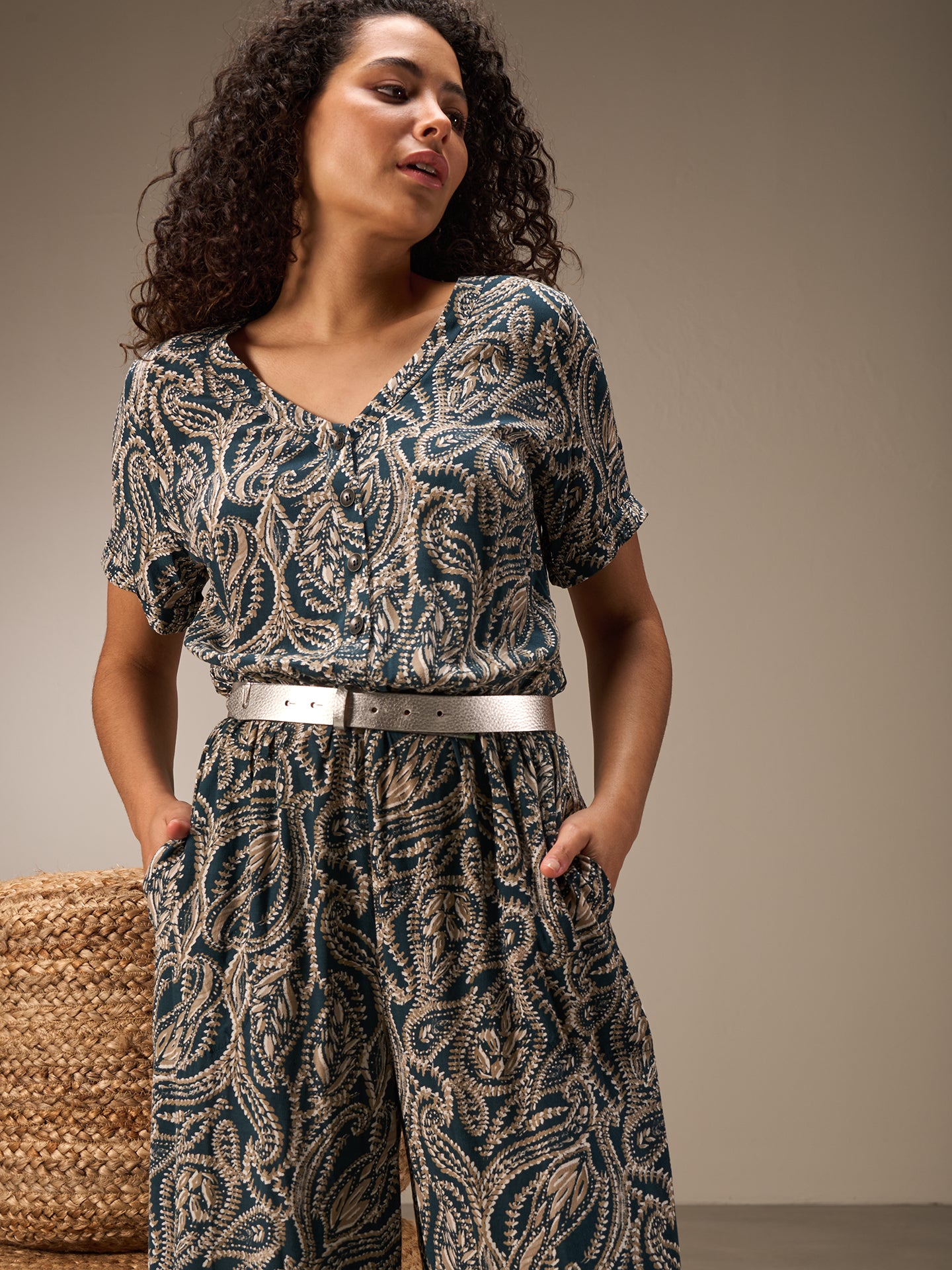 Tuta jumpsuit con scollo a V
