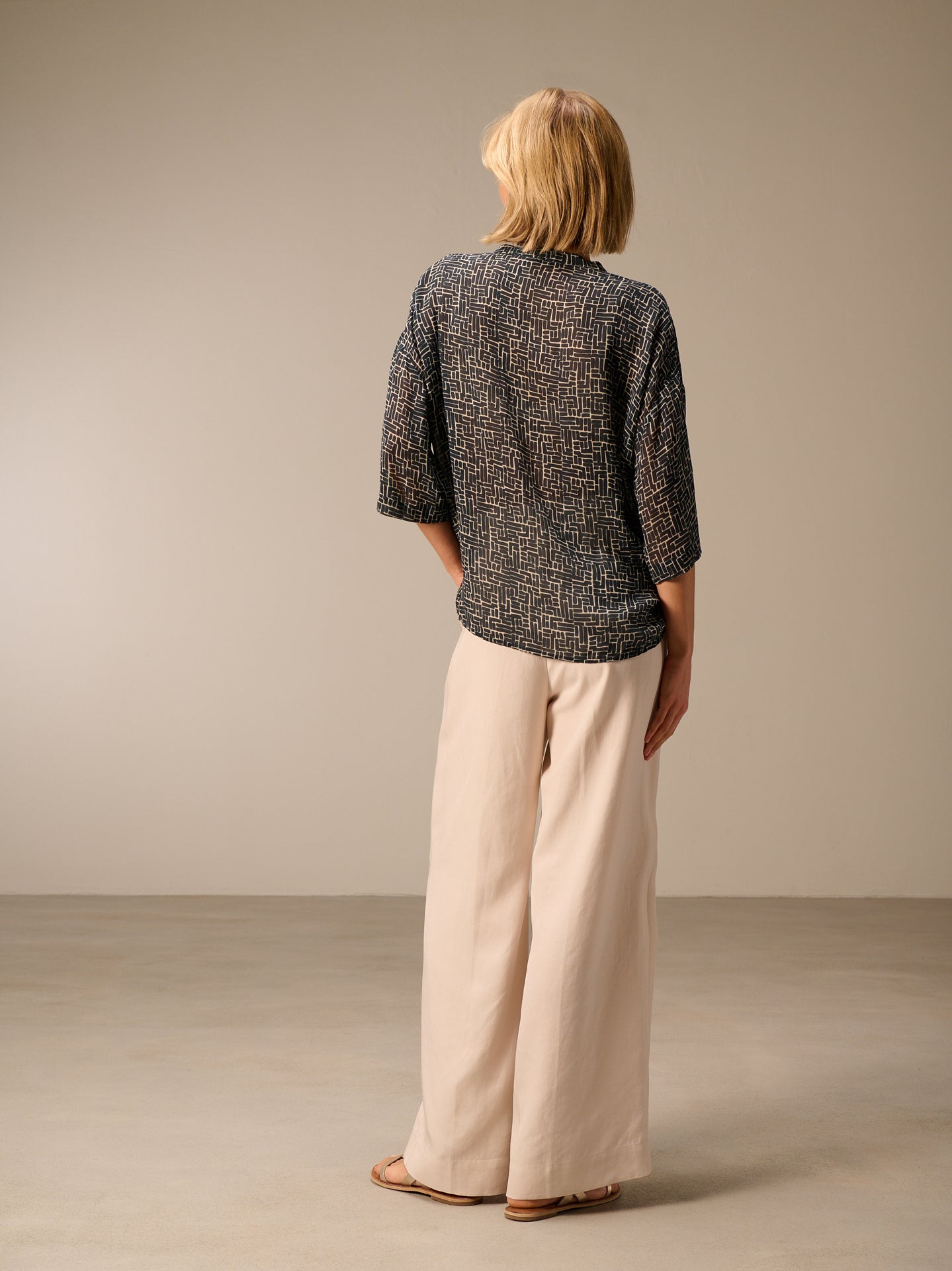 blouse avec col montant