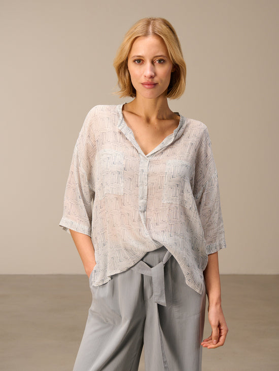 Bluse mit Stehkragen