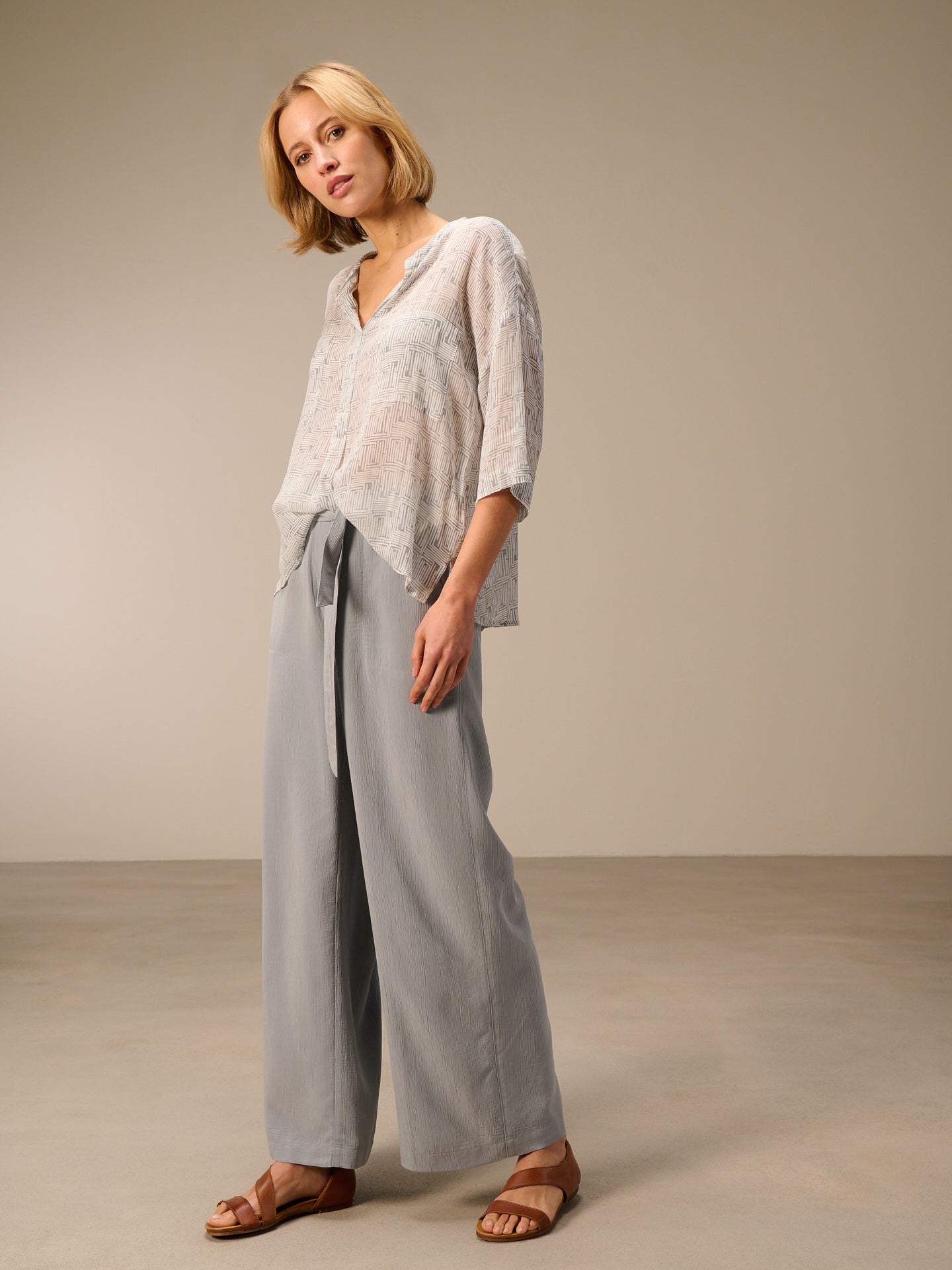 blouse avec col montant