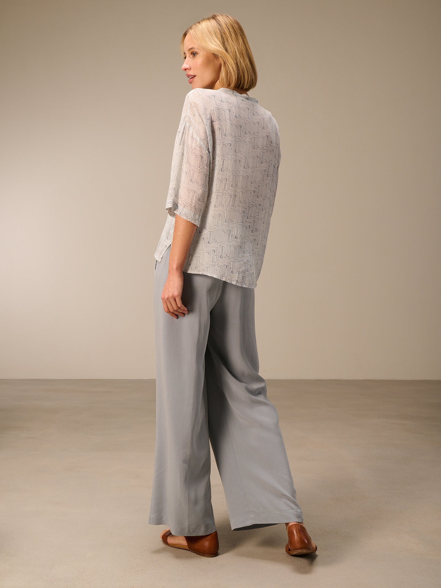 blouse avec col montant