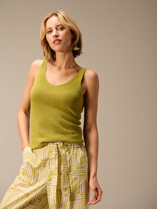 Top mit V-Ausschnitt