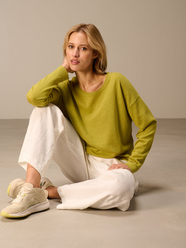 Knitted sweater with linen