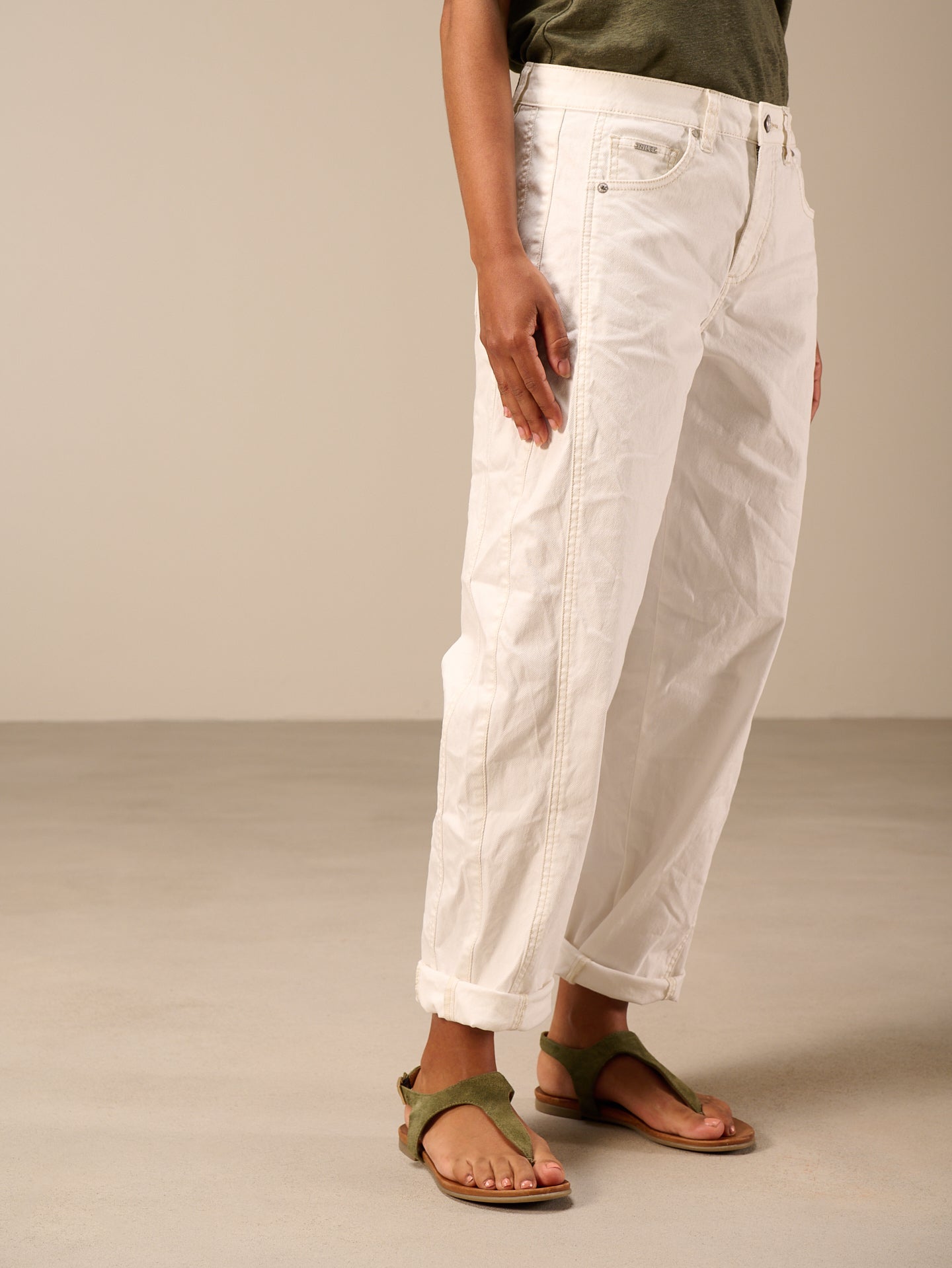 Barrel-leg jeans
