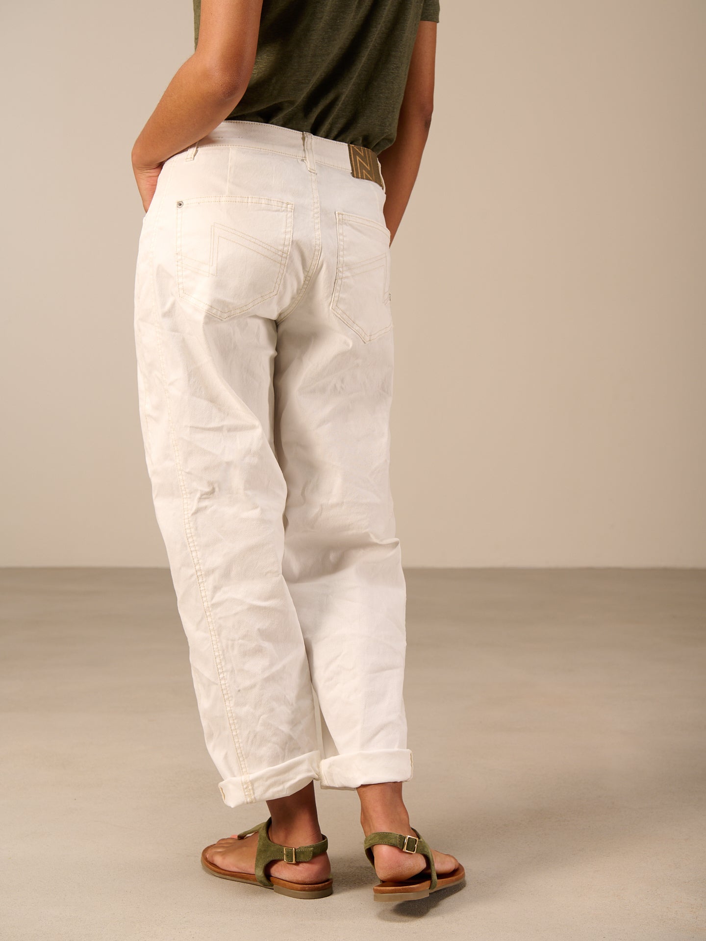 Barrel-leg jeans