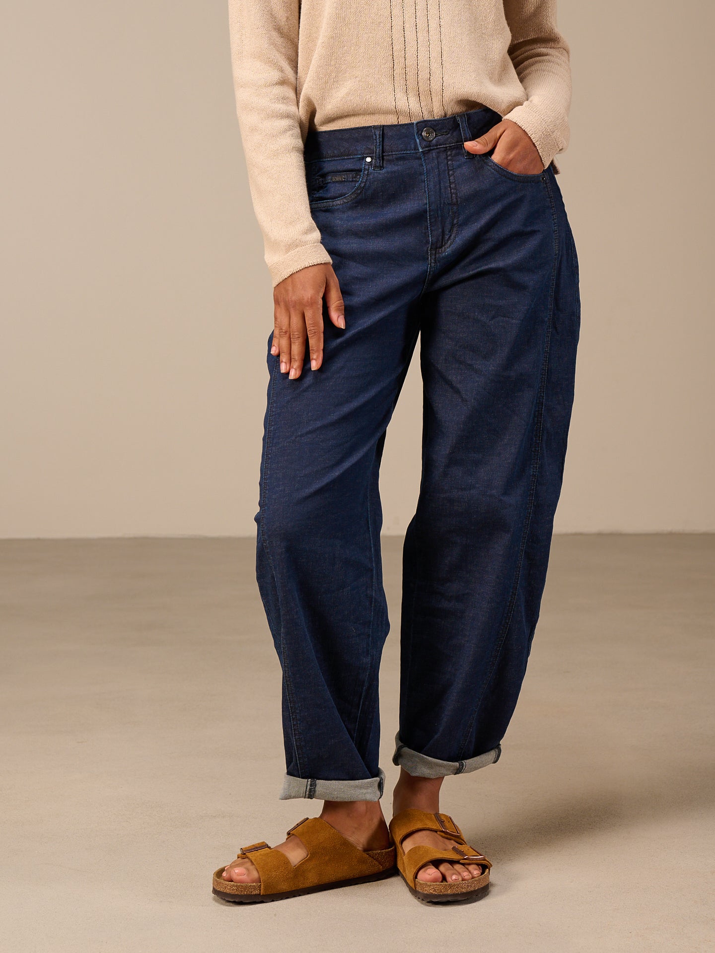Barrel-leg jeans