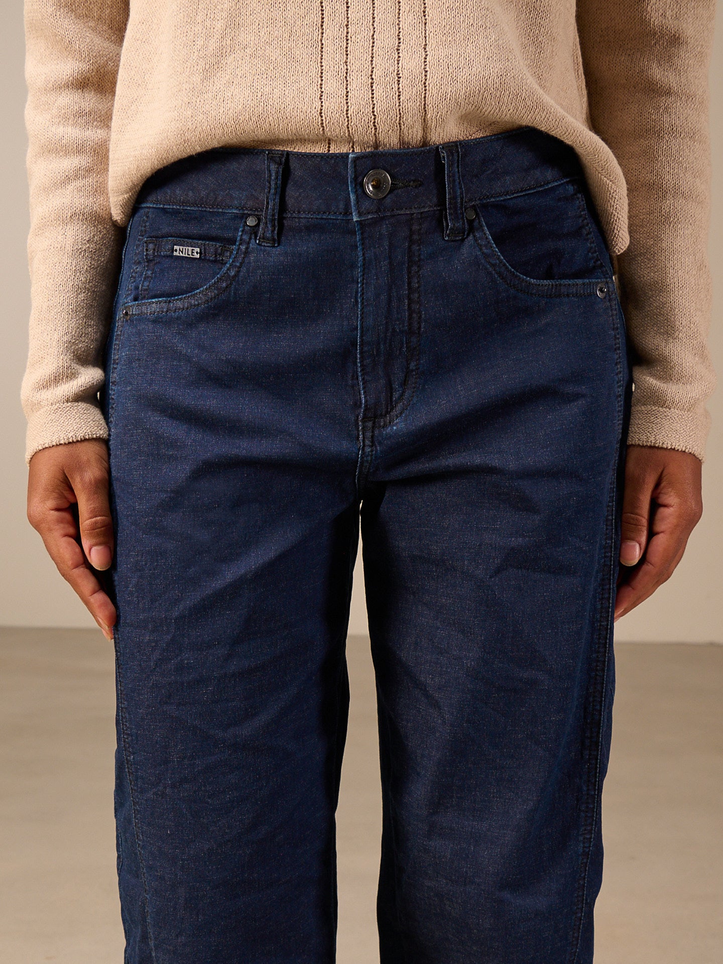 Barrel-leg jeans