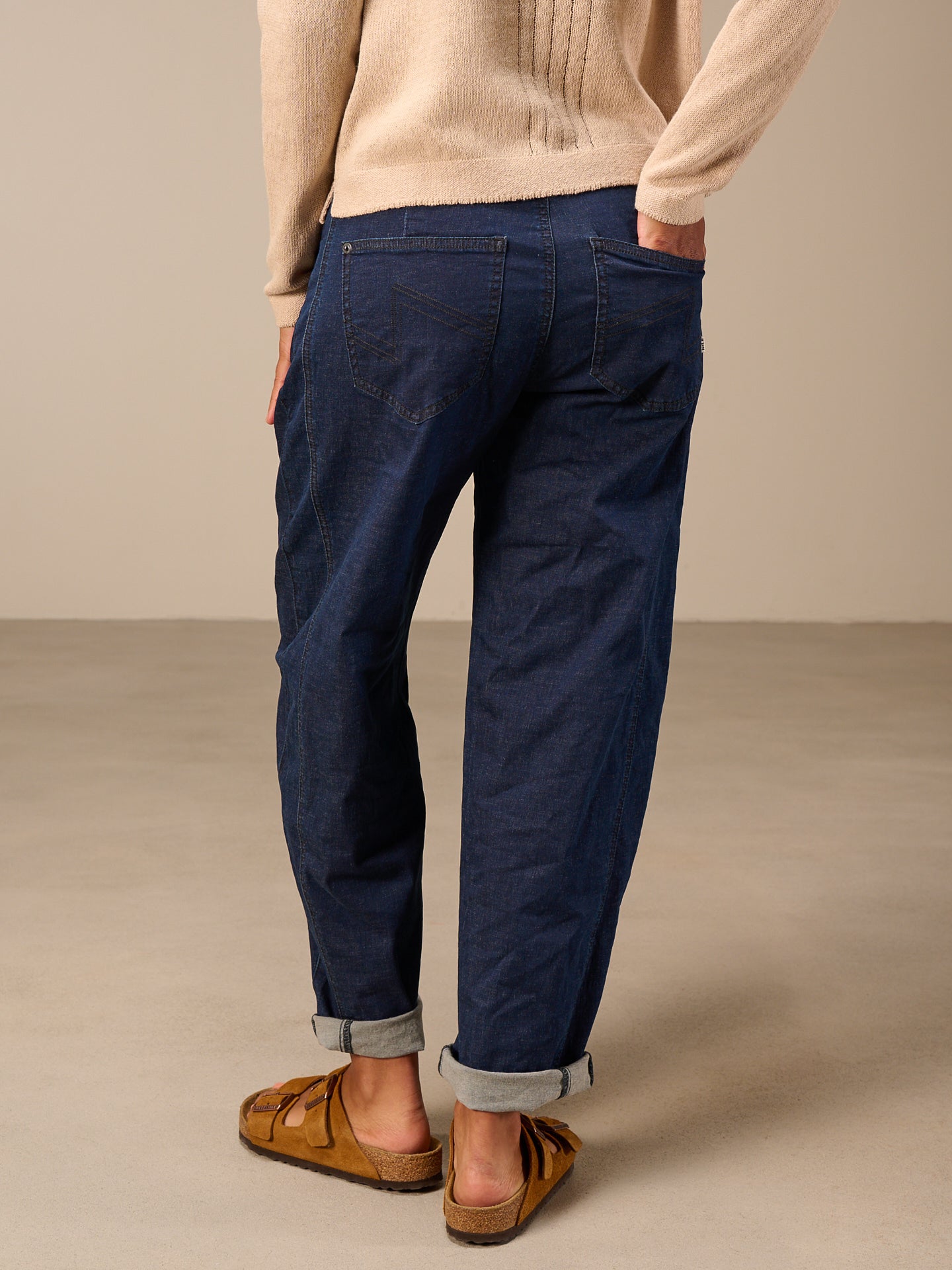 Barrel-leg jeans
