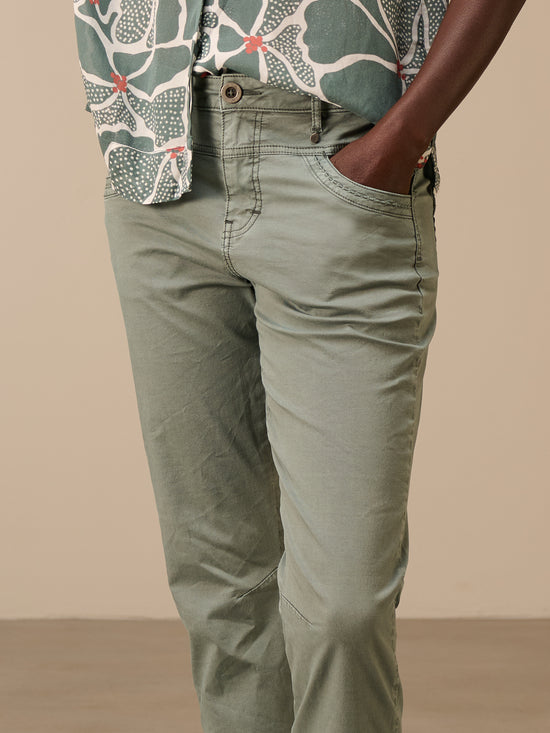 Tapered pants