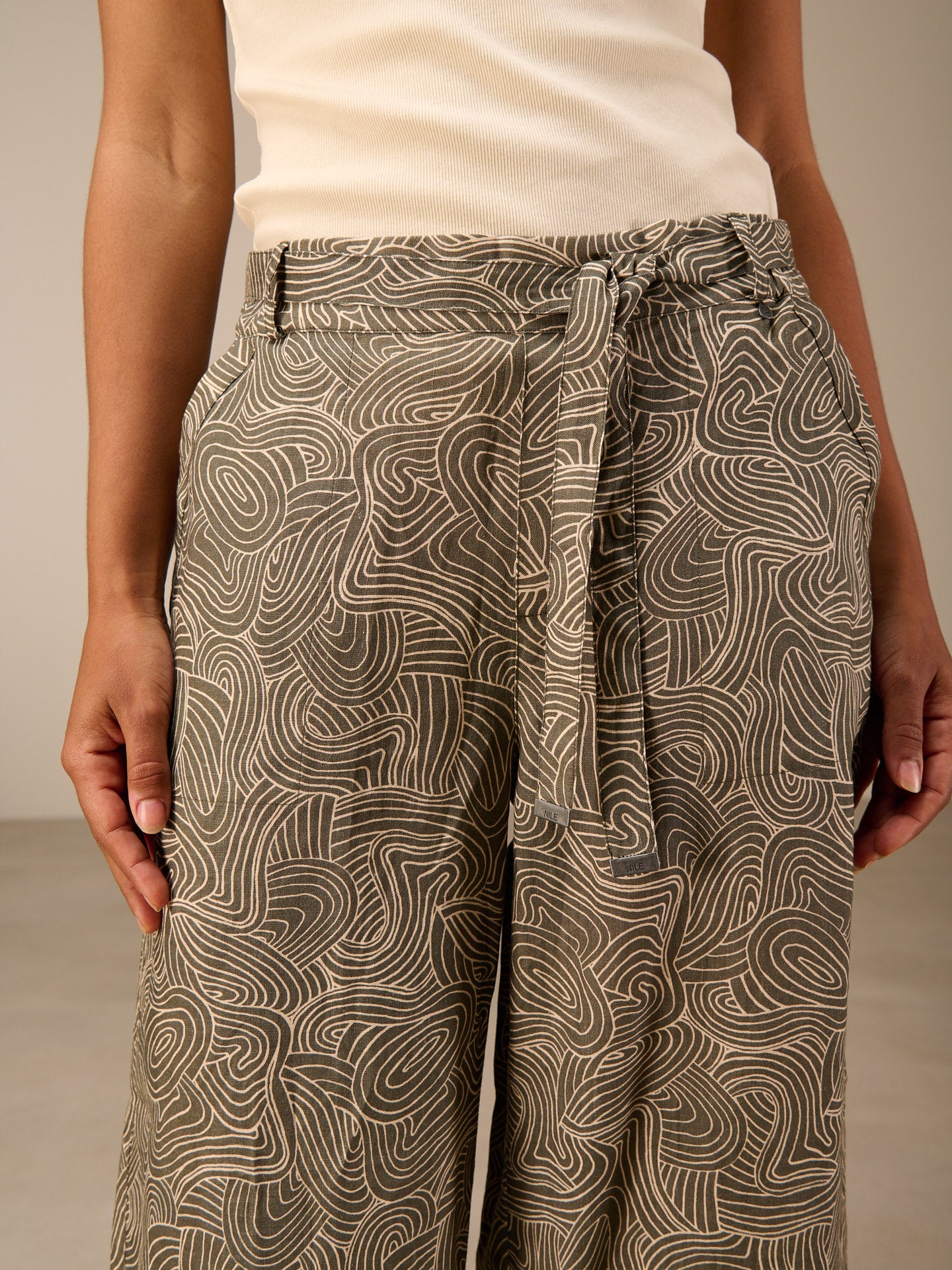 Hose mit weitem Bein