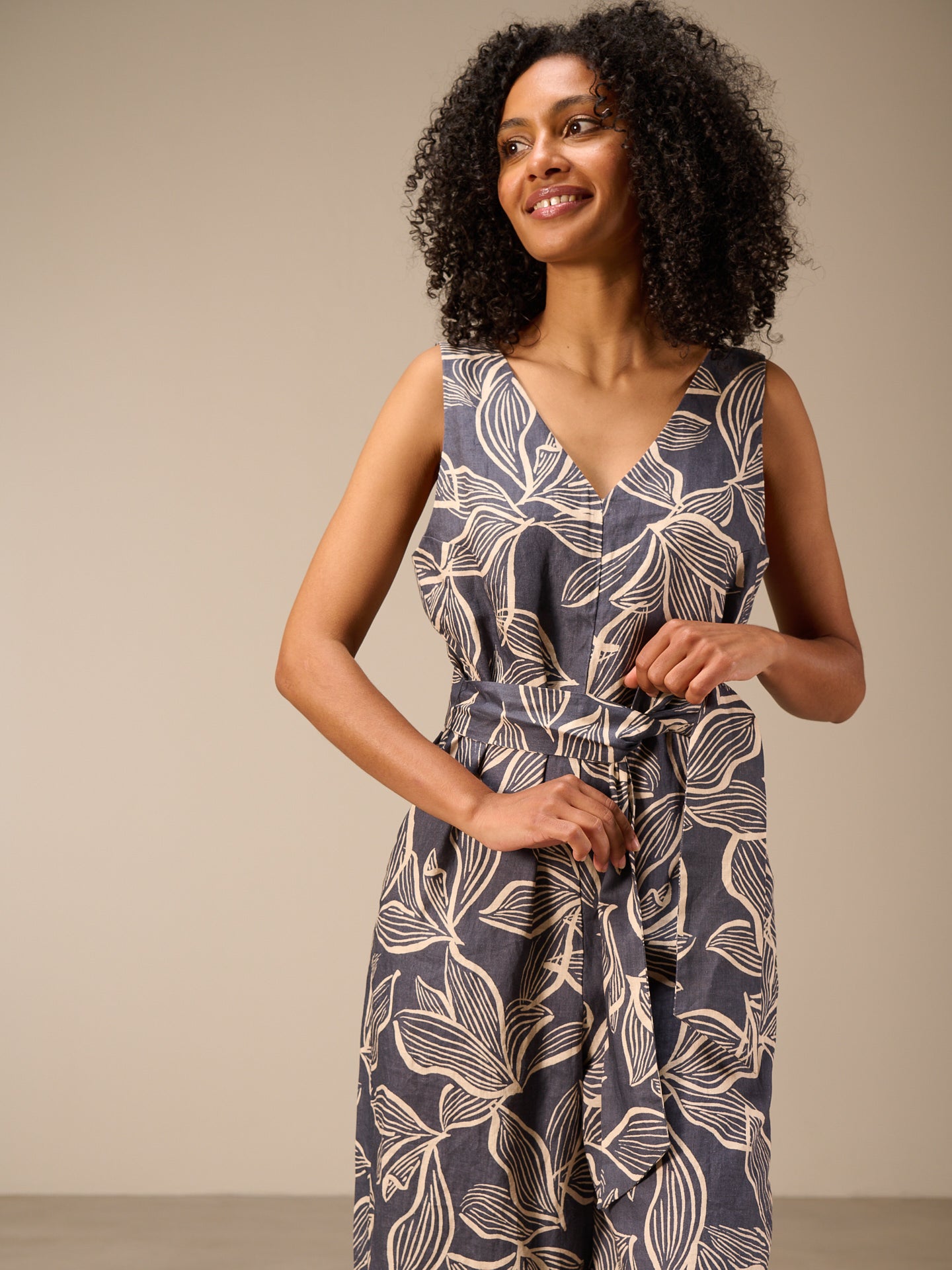 Jumpsuit mit Gürtel