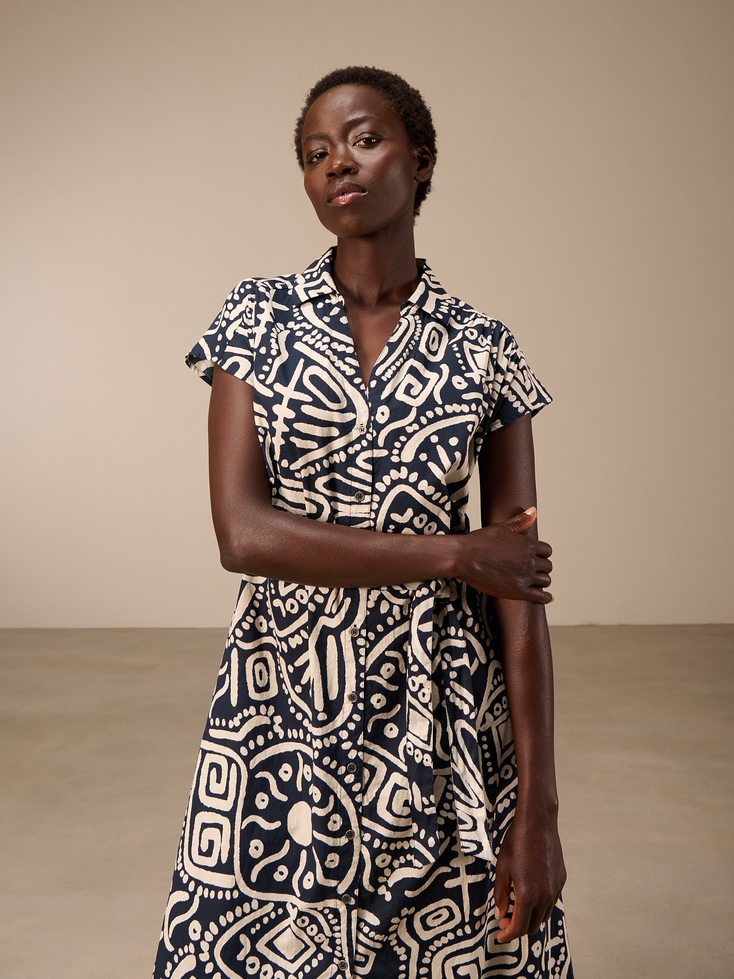 Dress with collar