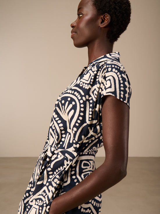 Dress with collar