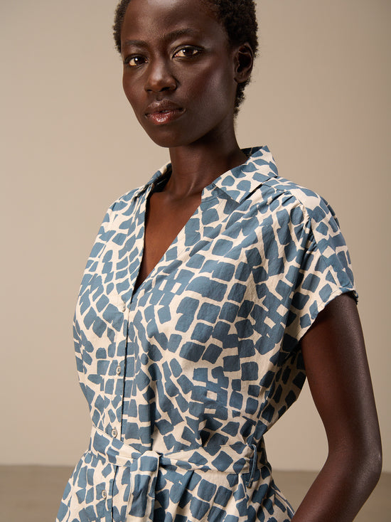 Dress with collar