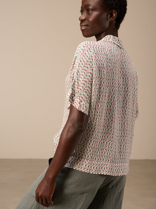 Short-sleeved blouse