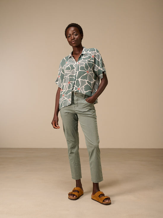 Short-sleeved blouse