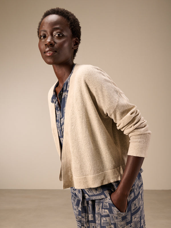 Strickjacke mit Leinen