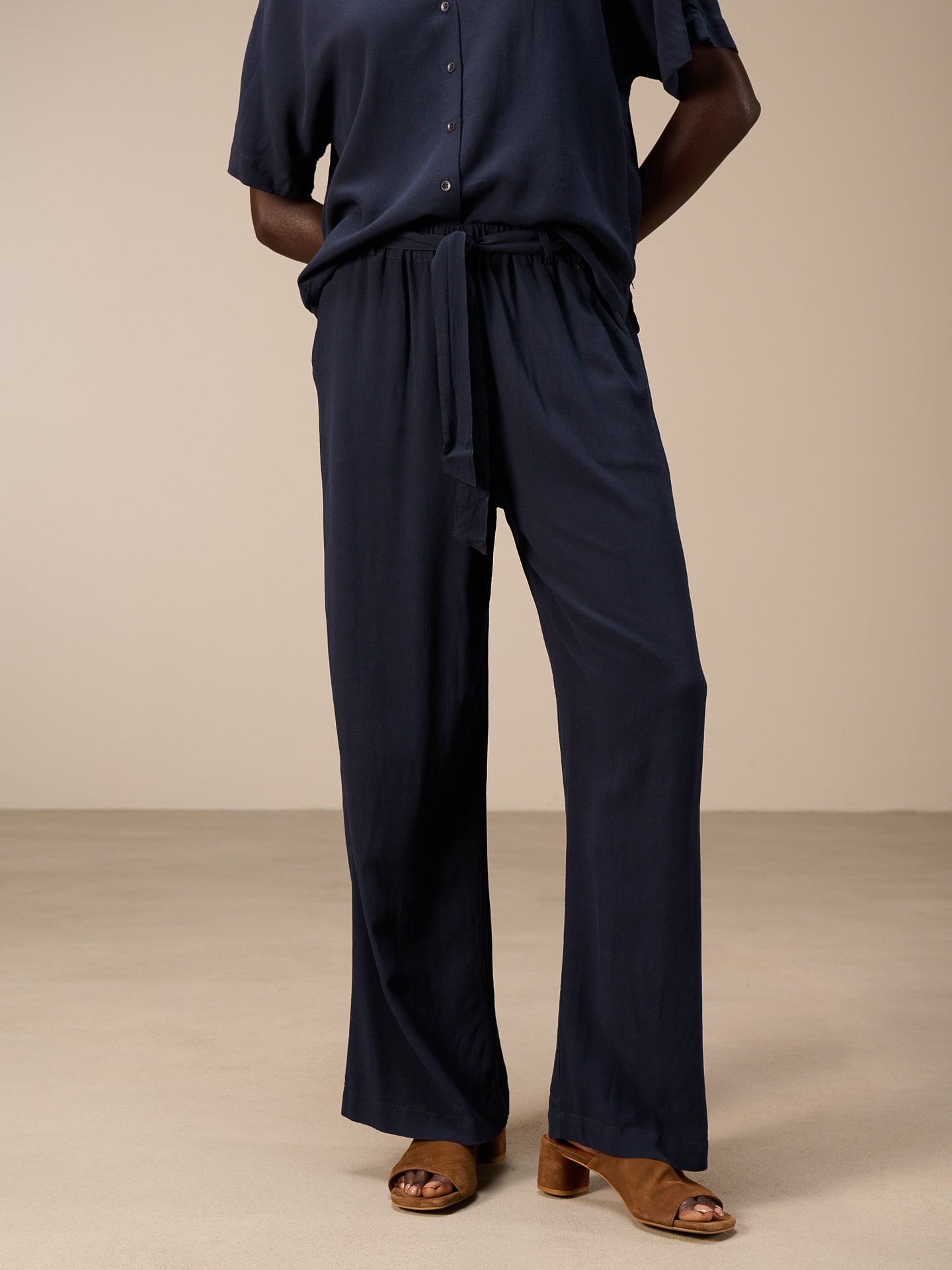 Pants with belt
