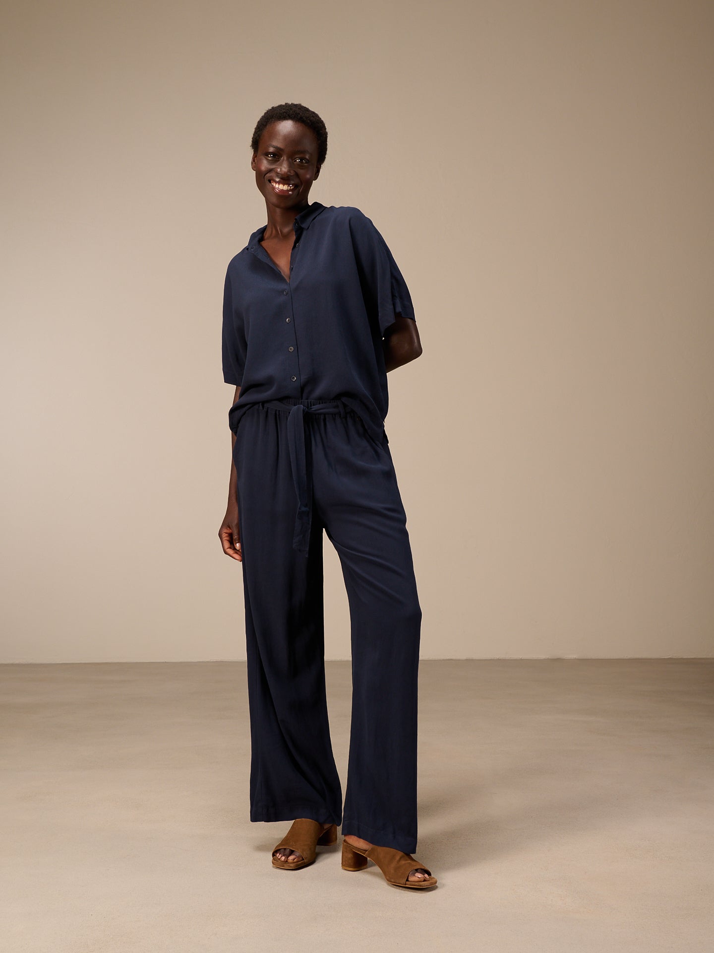 Pants with belt