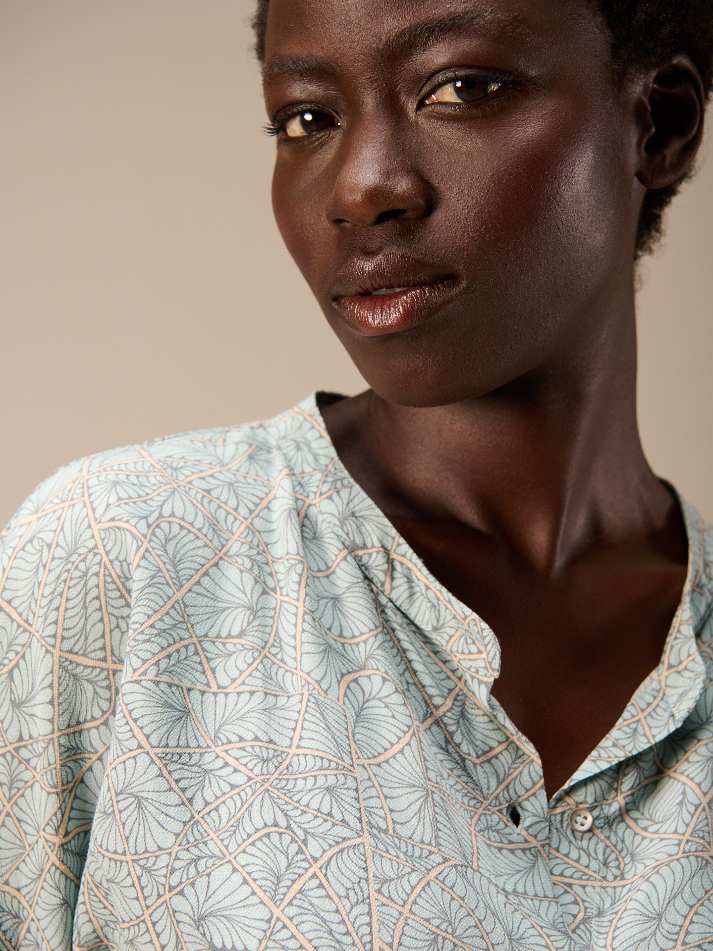 Bluse mit Stehkragen