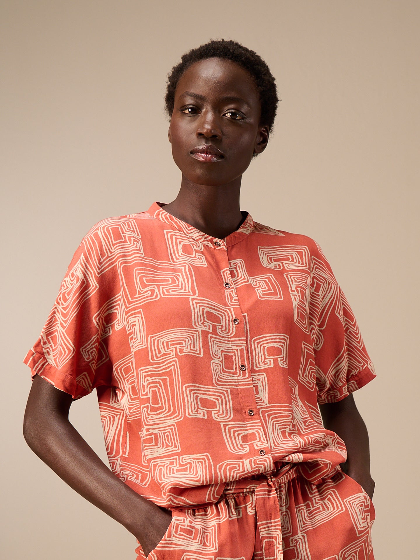 Bluse mit Stehkragen