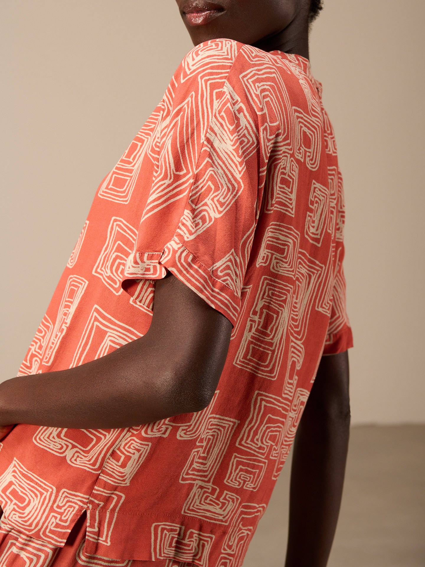 Bluse mit Stehkragen