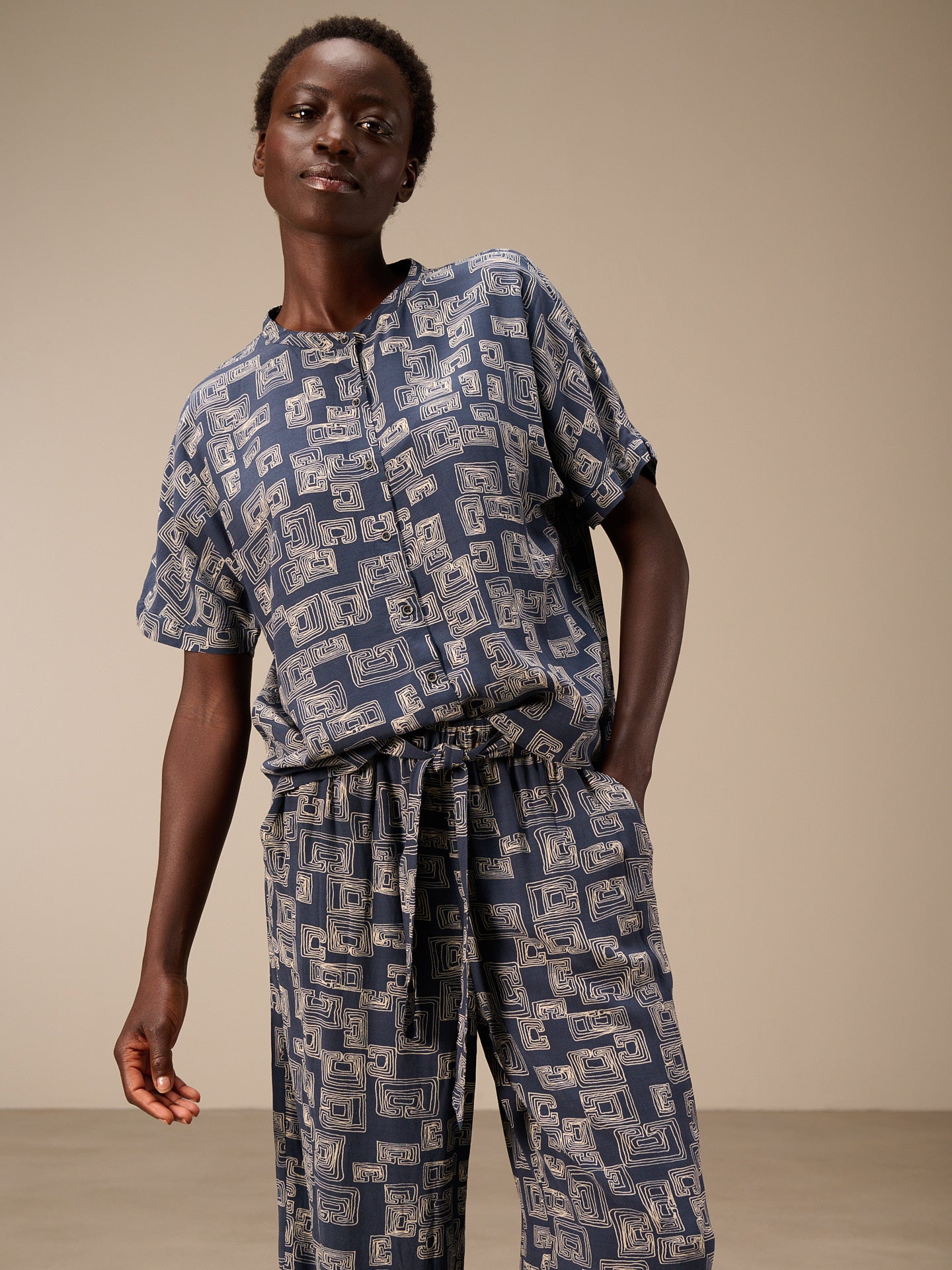 Bluse mit Stehkragen