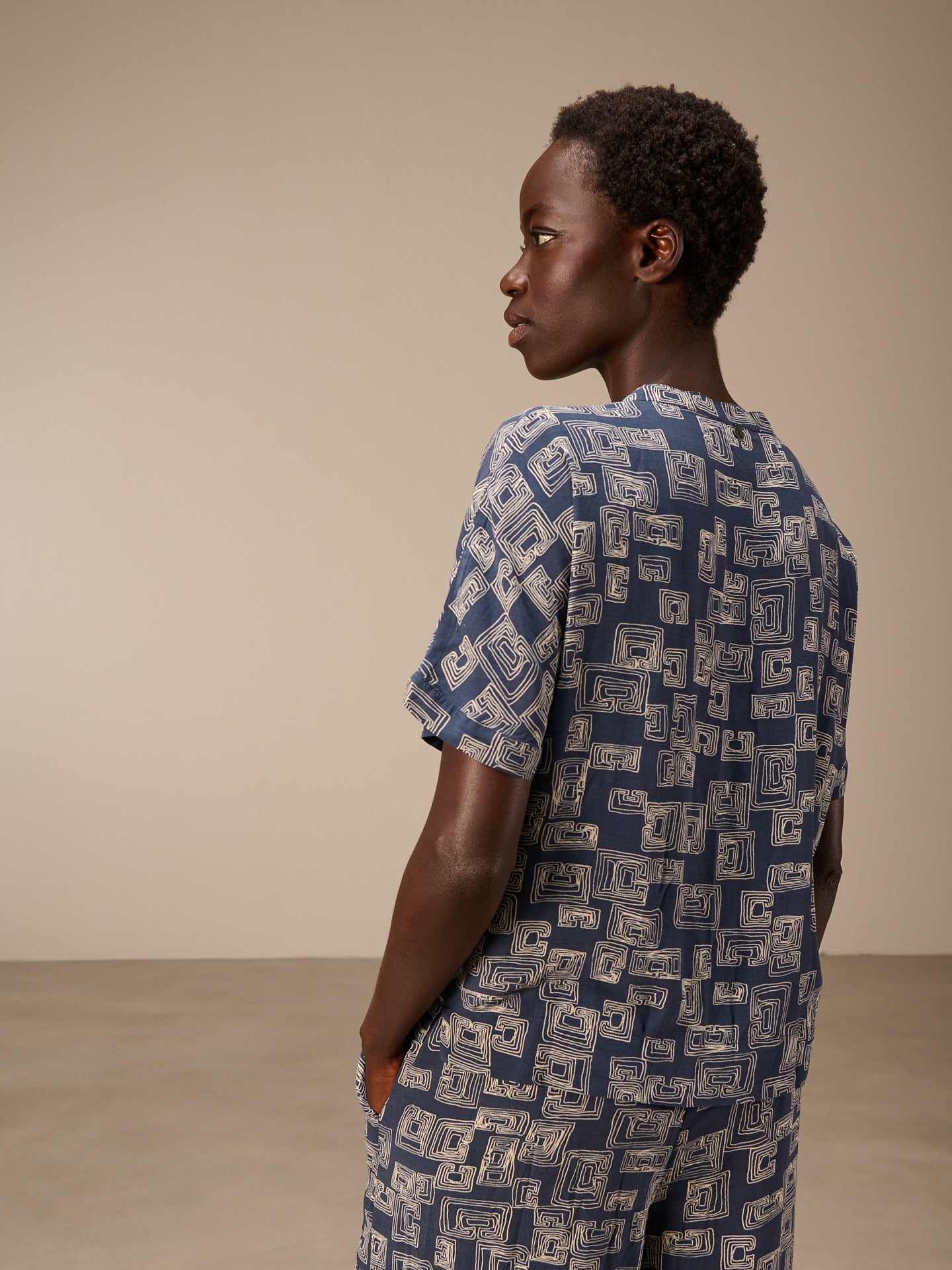 Bluse mit Stehkragen