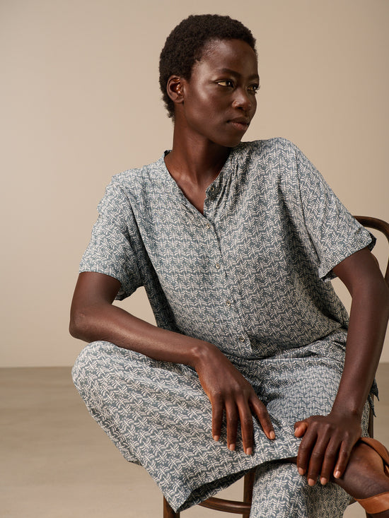 blouse avec col montant