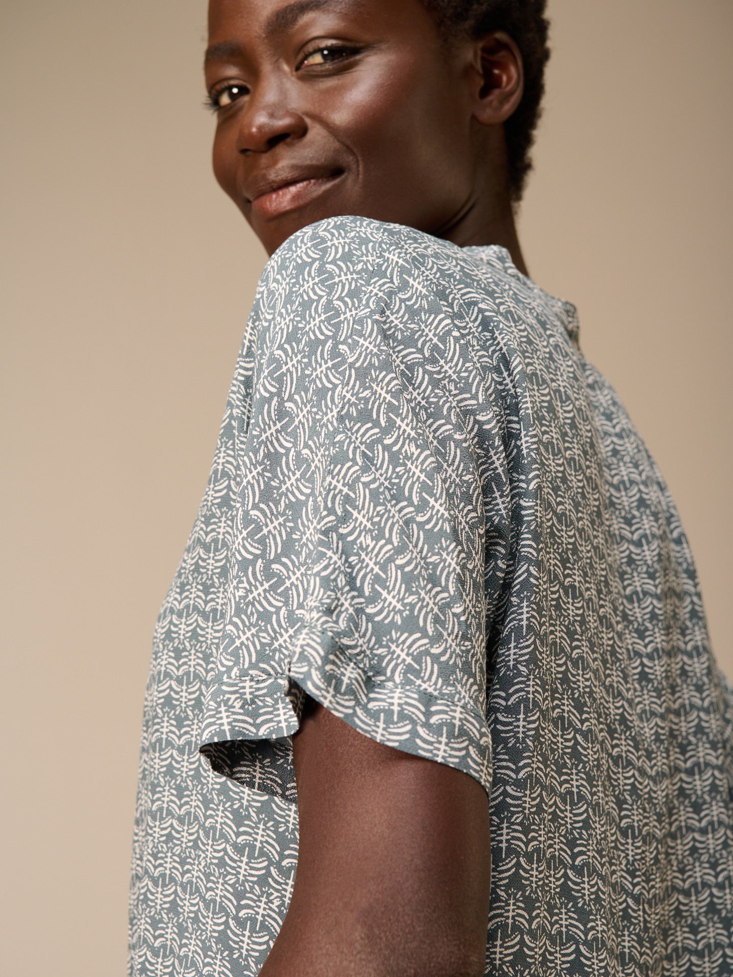 Bluse mit Stehkragen