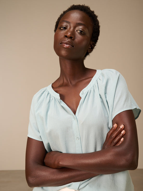 Short-sleeved blouse