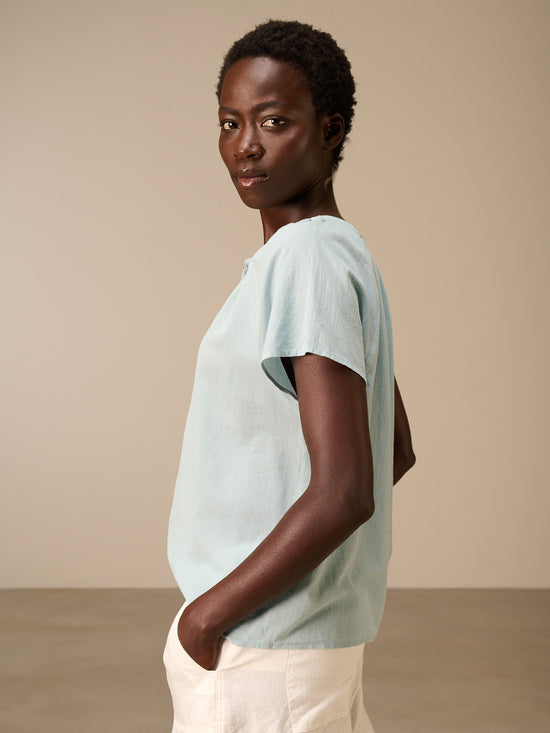 Short-sleeved blouse
