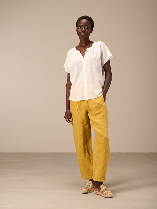Short-sleeved blouse