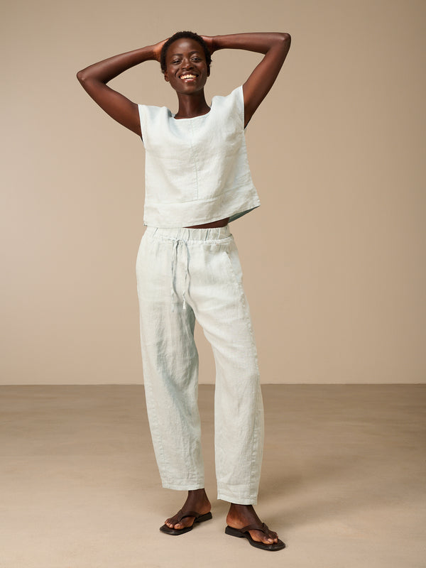 Pants with belt