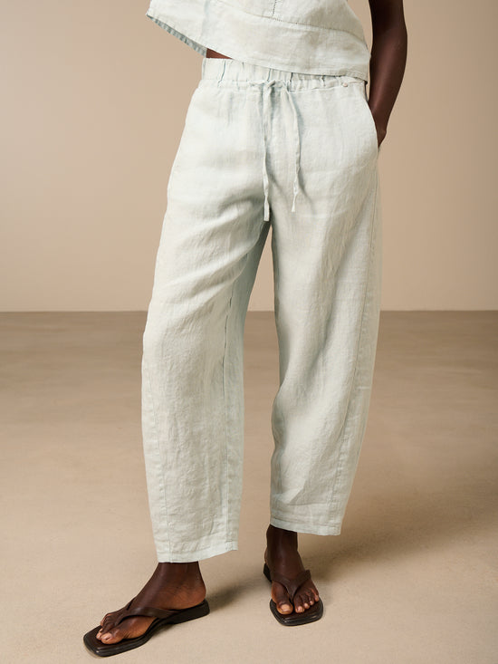 Pants with belt