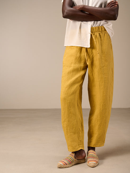 Pants with belt