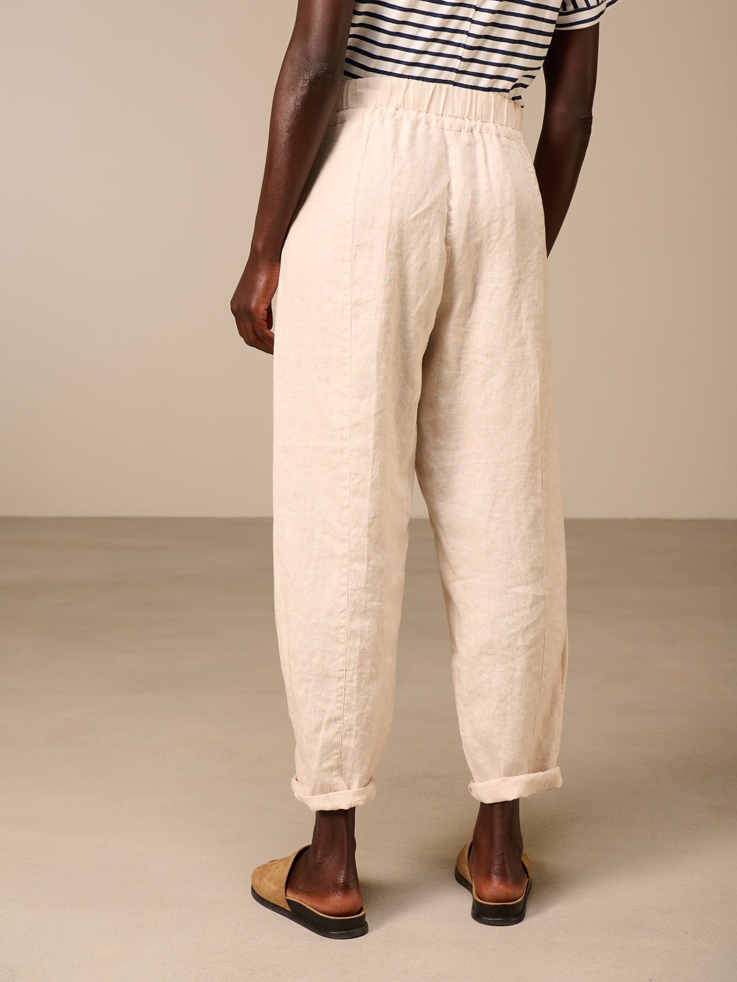Pants with belt