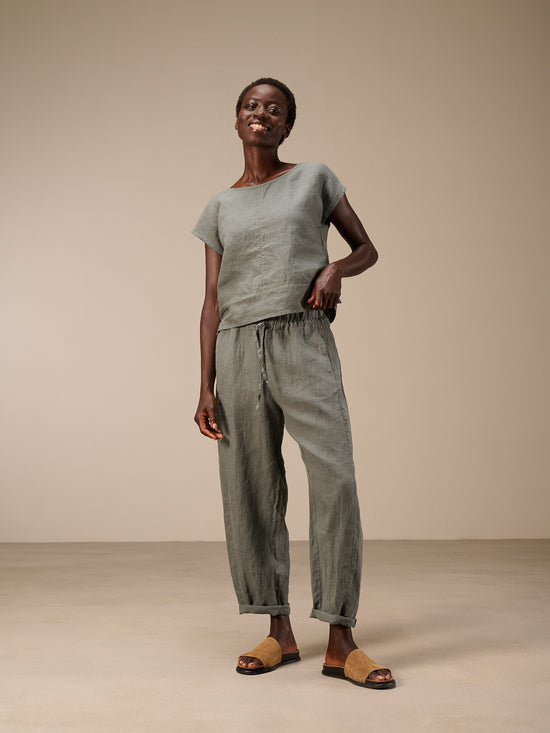 Pants with belt
