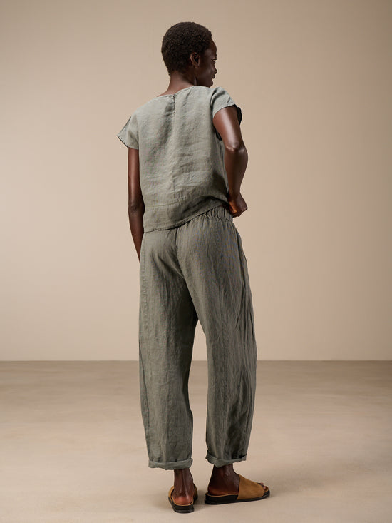 Pants with belt