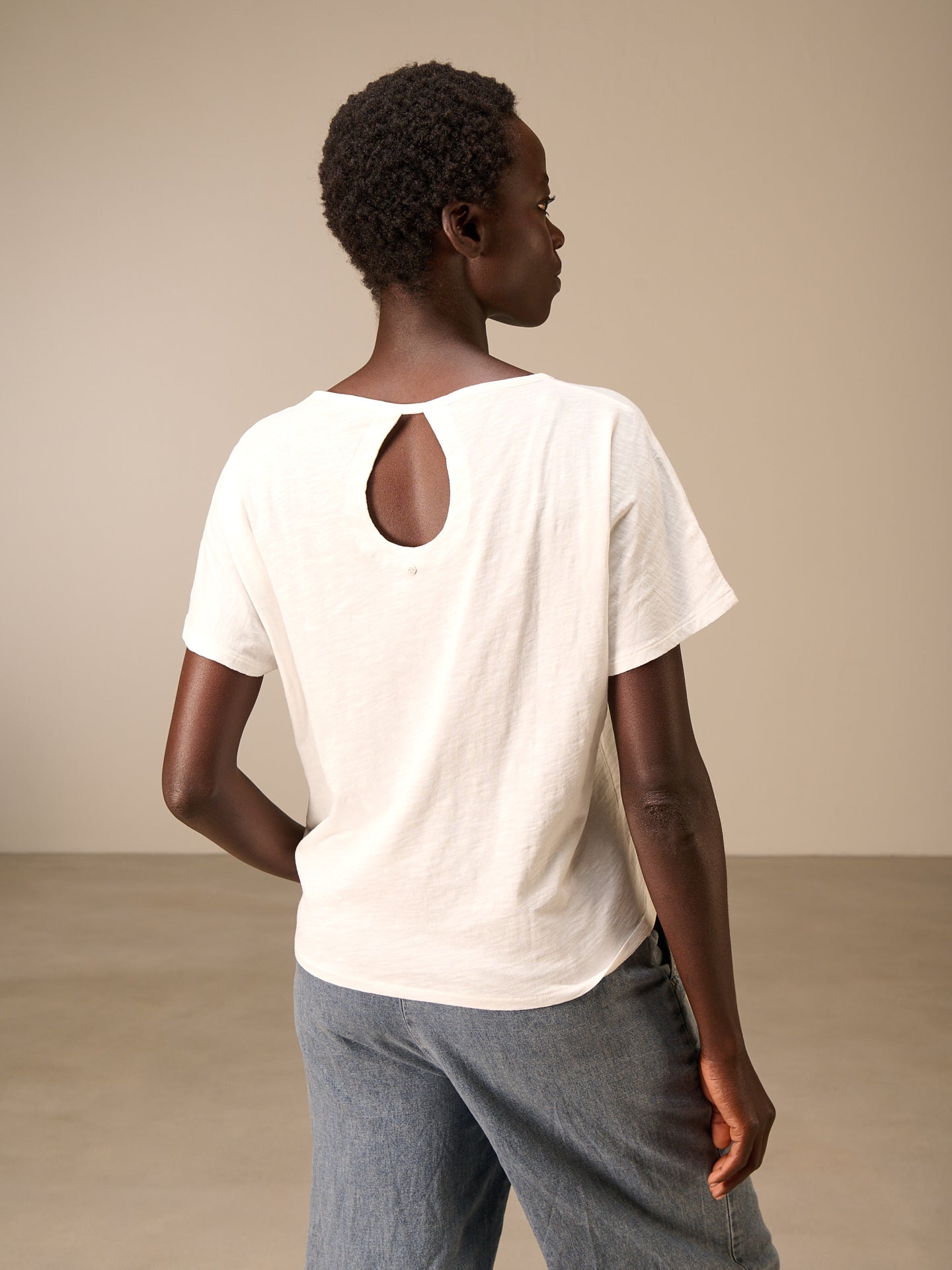 Shirt mit angeschnittenen Ärmeln
