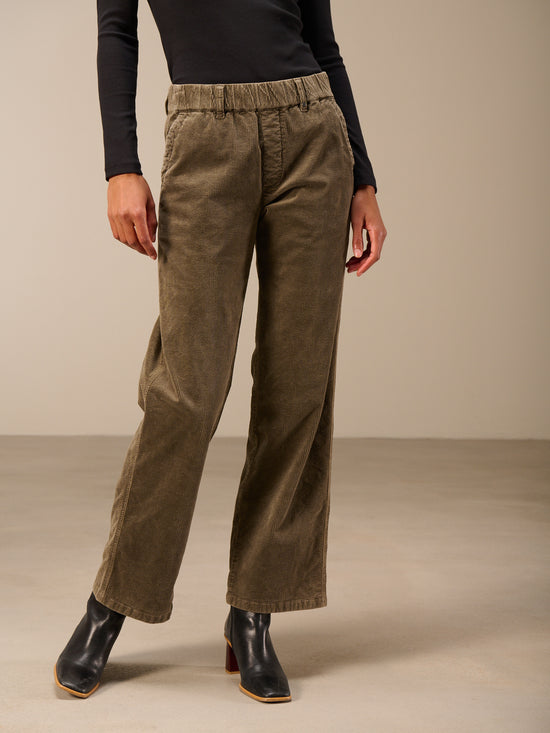 Wide-leg trousers