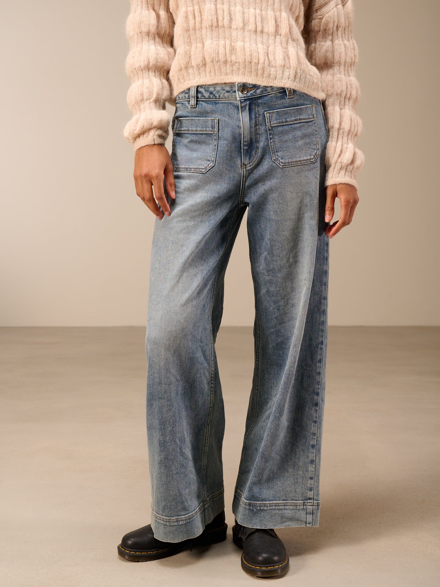 Wide-leg jeans