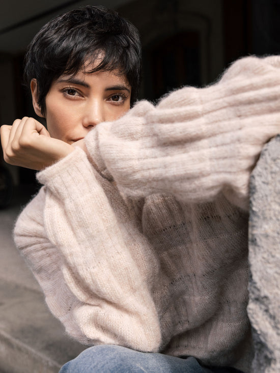 Knitted sweater with wool