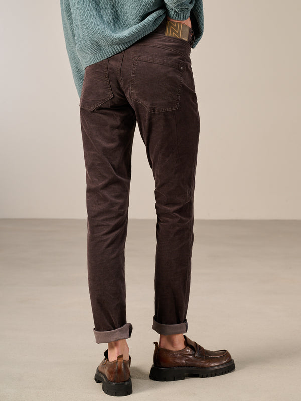 pantalon tapered