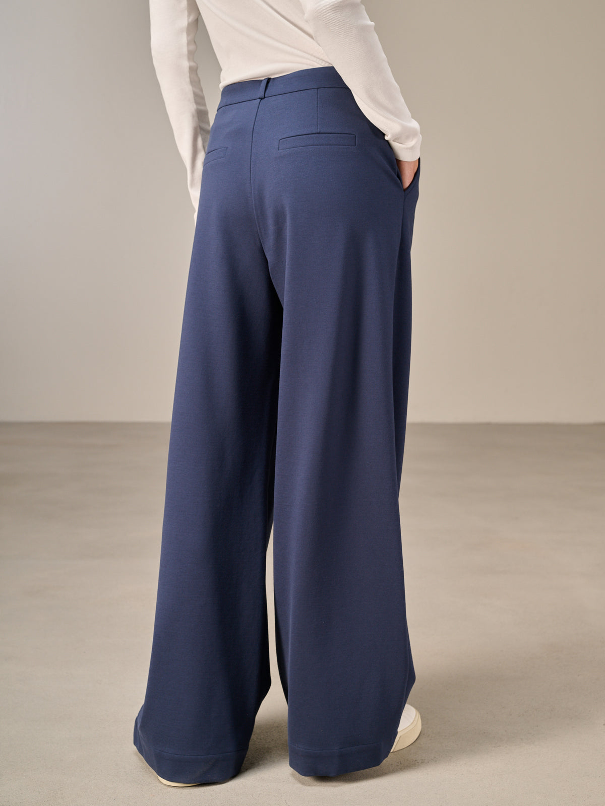 Hose mit weitem Bein